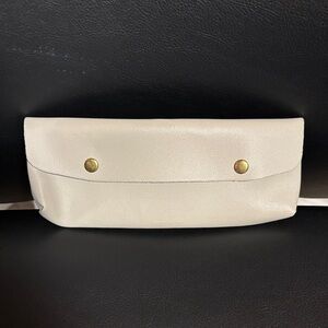 10/$25 Elegant Cream Leather Sunglasses Case with Gold Hardware